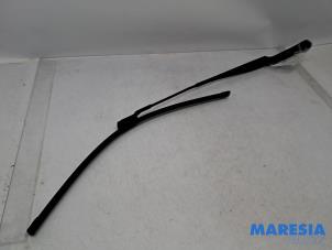 Begagnade Främre torkararm Fiat Ducato (250) 2.3 D 130 Multijet Pris € 30,25 Inklusive moms erbjuds av Maresia Parts