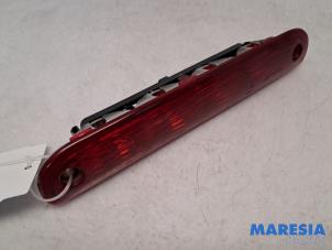 Begagnade Tredje bromsljus Fiat Ducato (250) 2.3 D 130 Multijet Pris € 18,14 Inklusive moms erbjuds av Maresia Parts