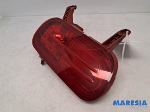 Begagnade Bakre dimljus Peugeot 5008 I (0A/0E) 1.6 HDiF 16V Pris € 60,00 Marginaltabell erbjuds av Maresia Parts