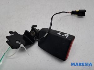 Gebruikte Veiligheidsgordel Insteek links-achter Alfa Romeo Giulietta (940) 1.4 TB 16V MultiAir Prijs € 25,00 Margeregeling aangeboden door Maresia Parts