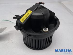 Begagnade Fläktmotor för uppvärmning och ventilation Alfa Romeo Giulietta (940) 1.4 TB 16V MultiAir Pris € 75,00 Marginaltabell erbjuds av Maresia Parts