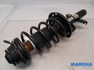 Gebruikte Schokdemperpoot rechts-voor Alfa Romeo Giulietta (940) 1.4 TB 16V MultiAir Prijs € 65,00 Margeregeling aangeboden door Maresia Parts