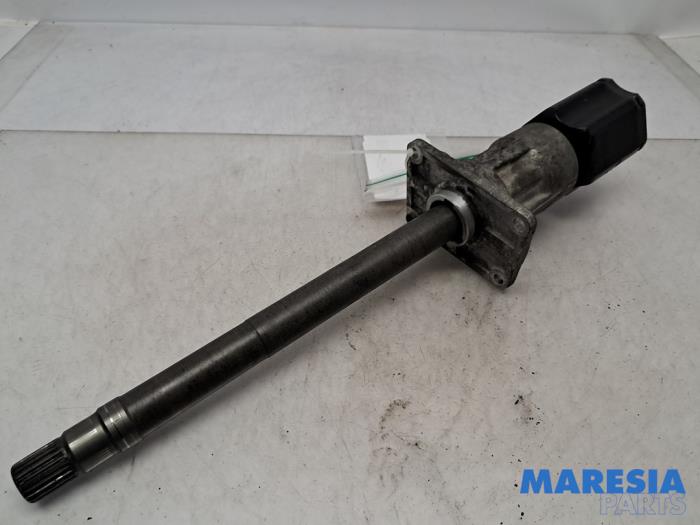 Drivaxel, vänster fram från en Alfa Romeo Giulia (952) 2.0 T 16V Veloce Q4 2018