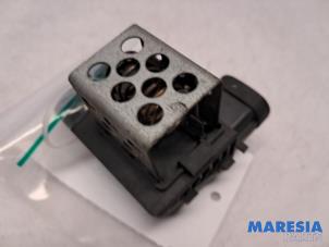 Begagnade Kylfläktsresistor Peugeot 5008 I (0A/0E) 1.6 HDiF 16V Pris € 15,00 Marginaltabell erbjuds av Maresia Parts