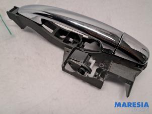 Begagnade Dörrhandtag, 4-dörrars, höger fram Citroen C3 (SC) 1.2 VTi 82 12V Pris € 25,00 Marginaltabell erbjuds av Maresia Parts