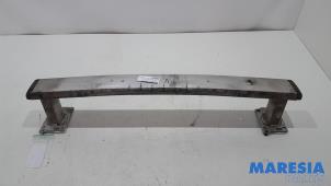 Begagnade Främre stötfångarram Peugeot Expert (G9) 1.6 HDi 90 Pris € 90,74 Inklusive moms erbjuds av Maresia Parts