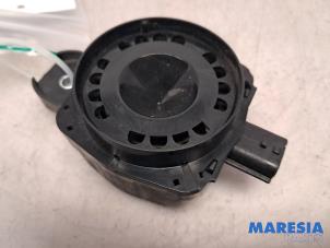 Gebruikte Claxon Renault Megane III CC (EZ) 1.4 16V TCe 130 Prijs € 17,50 Margeregeling aangeboden door Maresia Parts