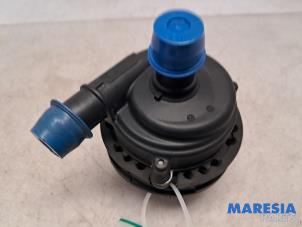 Begagnade Extra vattenpump Alfa Romeo Giulia (952) 2.0 T 16V Veloce Pris € 120,00 Marginaltabell erbjuds av Maresia Parts