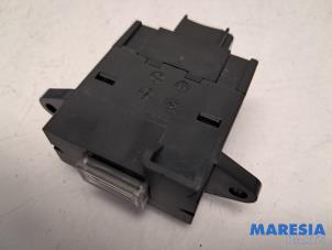 Gebruikte USB module Alfa Romeo Giulia (952) 2.0 T 16V Veloce Prijs € 29,99 Margeregeling aangeboden door Maresia Parts