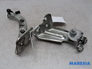 Begagnade Rullskena, skjutdörr, höger Fiat Ducato (250) 2.3 D 120 Multijet Pris € 72,60 Inklusive moms erbjuds av Maresia Parts