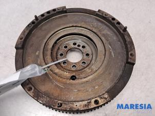 Używane Kolo zamachowe Fiat Grande Punto (199) 1.3 JTD Multijet 16V 85 Actual Cena € 75,00 Procedura marży oferowane przez Maresia Parts