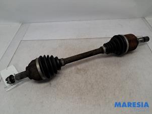 Gebruikte Aandrijfas links-voor Renault Trafic (1FL/2FL/3FL/4FL) 1.6 dCi 90 Prijs € 102,85 Inclusief btw aangeboden door Maresia Parts