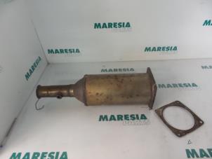 Gebruikte Roetfilter Peugeot 407 (6D) 2.0 HDiF 16V Prijs € 157,50 Margeregeling aangeboden door Maresia Parts