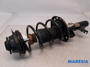 Gebruikte Schokdemperpoot rechts-voor Alfa Romeo Giulietta (940) 1.4 TB 16V MultiAir Prijs € 65,00 Margeregeling aangeboden door Maresia Parts