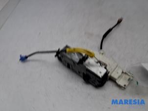 Gebruikte Slotmechaniek achterdeur Bus-Bestel Citroen Jumpy (G9) 1.6 HDI 16V Prijs € 36,29 Inclusief btw aangeboden door Maresia Parts