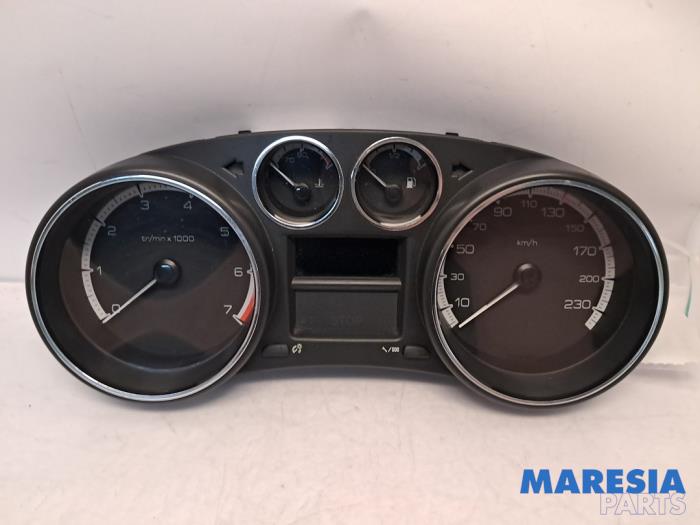 Instrumentpanel från en Peugeot 308 (4A/C) 1.6 VTI 16V 2011