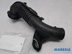 Gebruikte Aanzuigslang Lucht Fiat Punto III (199) 0.9 TwinAir Prijs € 25,00 Margeregeling aangeboden door Maresia Parts