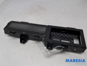 Gebruikte Instrumentenpaneel Renault Grand Scénic III (JZ) 1.4 16V TCe 130 Prijs € 100,00 Margeregeling aangeboden door Maresia Parts