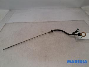 Begagnade Oljemätsticka Fiat Palio Weekend (178D) 1.6 16V Pris € 52,50 Marginaltabell erbjuds av Maresia Parts