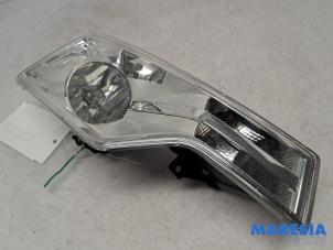 Begagnade Dimljus, höger fram Citroen C5 III Tourer (RW) 2.0 16V Pris € 40,00 Marginaltabell erbjuds av Maresia Parts