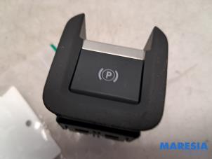 Gebruikte Schakelaar handrem Opel Combo Cargo 1.5 CDTI 100 Prijs € 30,23 Inclusief btw aangeboden door Maresia Parts