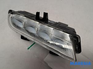 Begagnade Dagsljus höger Renault Clio IV (5R) 0.9 Energy TCE 90 12V Pris € 40,00 Marginaltabell erbjuds av Maresia Parts