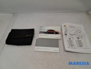 Gebruikte Instructie Boekje Renault Clio IV (5R) 0.9 Energy TCE 90 12V Prijs € 19,99 Margeregeling aangeboden door Maresia Parts