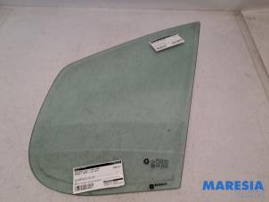 Begagnade Sidofönster, vänster fram Renault Trafic New (FL) 2.0 dCi 16V 115 Pris € 63,53 Inklusive moms erbjuds av Maresia Parts