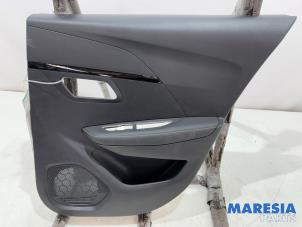 Begagnade List, bakdörr, 4-dörrars, höger Peugeot 208 II (UB/UH/UP) 1.2 Hybrid 136 Pris € 99,00 Marginaltabell erbjuds av Maresia Parts