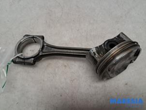 Używane Korbowód Peugeot 208 I (CA/CC/CK/CL) 1.2 Vti 12V PureTech 82 Cena € 99,99 Procedura marży oferowane przez Maresia Parts