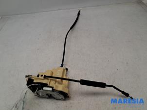 Begagnade Dörrlåsmekanism, 4-dörrars, vänster bak Fiat Panda/Pandina (312) 0.9 TwinAir Turbo 85 Pris € 30,00 Marginaltabell erbjuds av Maresia Parts