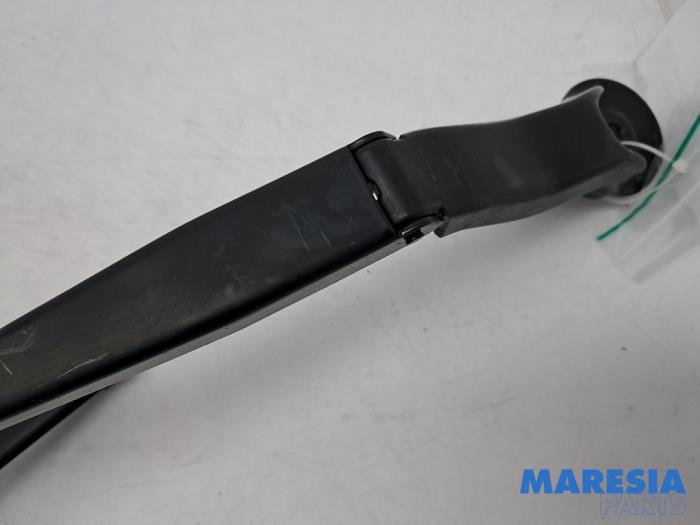 Främre torkararm från en Renault Scénic IV (RFAJ) 1.3 TCE 140 16V 2018