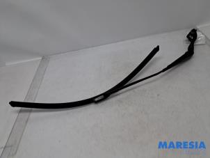 Begagnade Främre torkararm Renault Scénic IV (RFAJ) 1.3 TCE 140 16V Pris € 22,50 Marginaltabell erbjuds av Maresia Parts