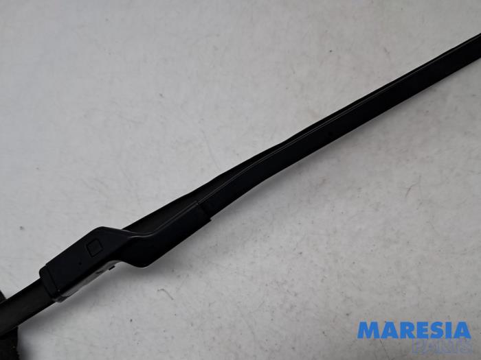 Främre torkararm från en Renault Scénic IV (RFAJ) 1.3 TCE 140 16V 2018