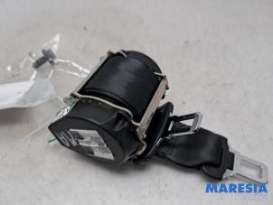 Używane Pas bezpieczenstwa srodkowy tyl Renault Scénic IV (RFAJ) 1.3 TCE 140 16V Cena € 99,99 Procedura marży oferowane przez Maresia Parts