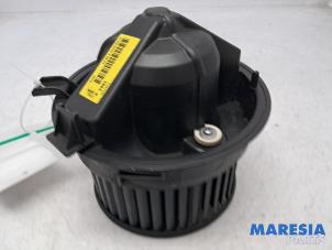 Begagnade Fläktmotor för uppvärmning och ventilation Alfa Romeo Giulietta (940) 1.75 TBI 16V QV Pris € 75,00 Marginaltabell erbjuds av Maresia Parts