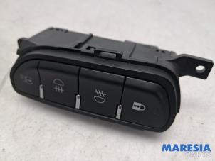 Begagnade Dimljusbrytare Alfa Romeo Giulietta (940) 1.4 TB 16V MultiAir Pris € 65,00 Marginaltabell erbjuds av Maresia Parts