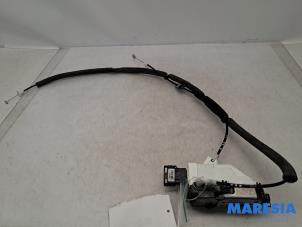 Gebruikte Schuifdeur Slotmechaniek links Citroen Berlingo Cinqspace, Multispace 1.6 VTi 95 16V Prijs € 50,00 Margeregeling aangeboden door Maresia Parts