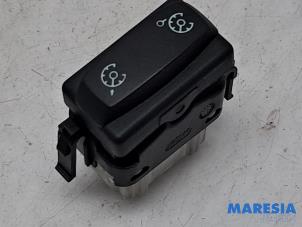 Begagnade Farthållarknapp Renault Espace (JK) 2.0 16V Pris € 14,99 Marginaltabell erbjuds av Maresia Parts