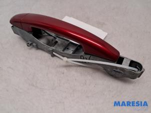 Begagnade Dörrhandtag, 4-dörrars, höger fram Peugeot 2008 (CU) 1.2 12V e-THP PureTech 110 Pris € 17,50 Marginaltabell erbjuds av Maresia Parts