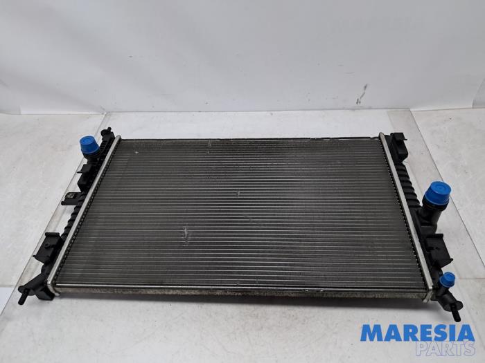Radiateur van een Peugeot Partner (EF/EU) 1.5 BlueHDi 75 2020