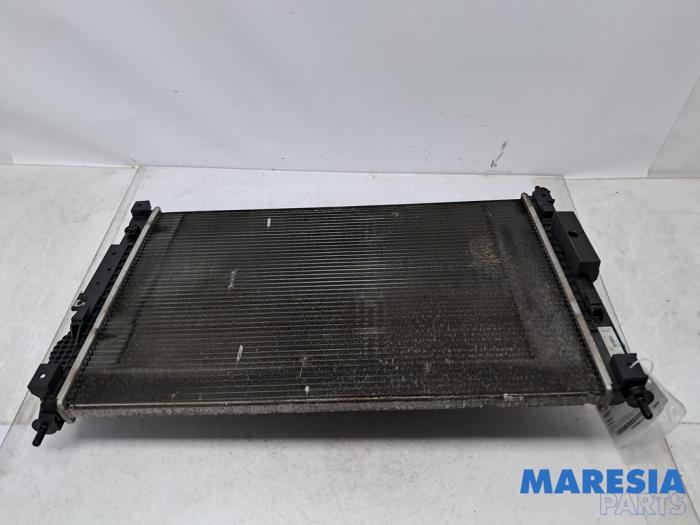 Radiateur van een Peugeot Partner (EF/EU) 1.5 BlueHDi 75 2020