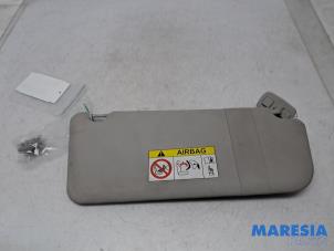 Gebruikte Zonneklep Citroen Jumpy 2.0 Blue HDI 180 Prijs € 24,19 Inclusief btw aangeboden door Maresia Parts