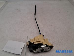 Begagnade Dörrlåsmekanism, 4-dörrars, vänster bak Fiat Panda/Pandina (312) 0.9 TwinAir Turbo 85 Pris € 30,00 Marginaltabell erbjuds av Maresia Parts