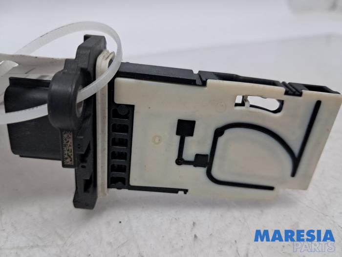 Luftflödesmätare från en Nissan NV 300 1.6 dCi 95 2017