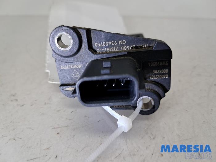 Luftflödesmätare från en Nissan NV 300 1.6 dCi 95 2017