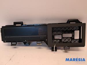 Begagnade Instrumentpanel Renault Grand Scénic III (JZ) 2.0 16V CVT Pris € 100,00 Marginaltabell erbjuds av Maresia Parts