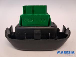 Begagnade Brytare, eldrivna fönster Citroen C1 1.0 12V Pris € 10,00 Marginaltabell erbjuds av Maresia Parts