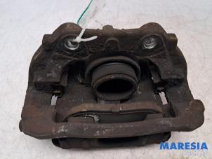 Gebruikte Remklauw (Tang) links-voor Peugeot 307 SW (3H) 2.0 16V Prijs € 29,99 Margeregeling aangeboden door Maresia Parts