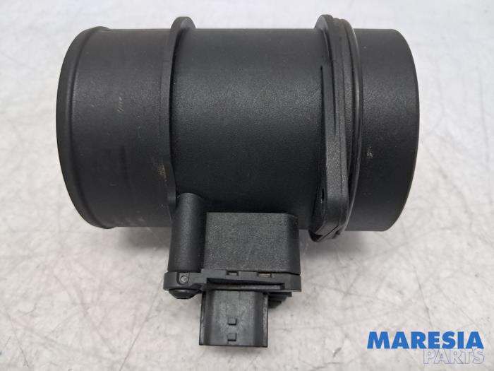 Luftflödesmätare från en Renault Master III (FV) 2.3 dCi 170 16V FWD 2018